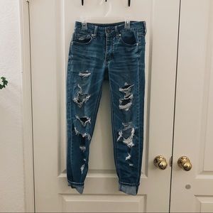 American Eagle ripped mom jeans!